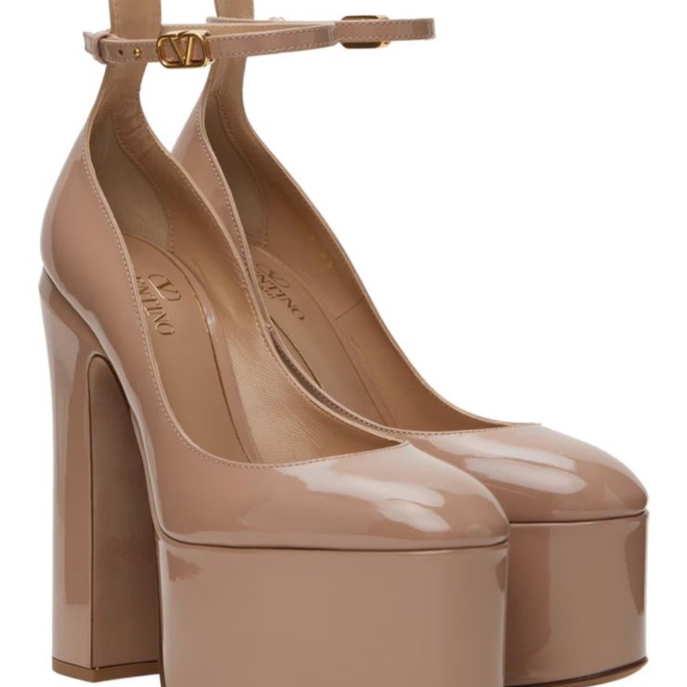 VALENTINO GARAVANI Tan-Go VLogo Plaque Platform Pumps Size IT39